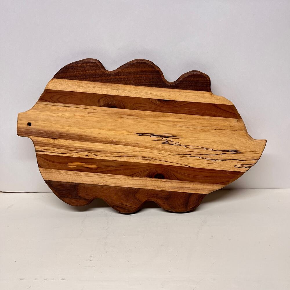 Mixed Wood Cutting Board Oakleaf Shaped